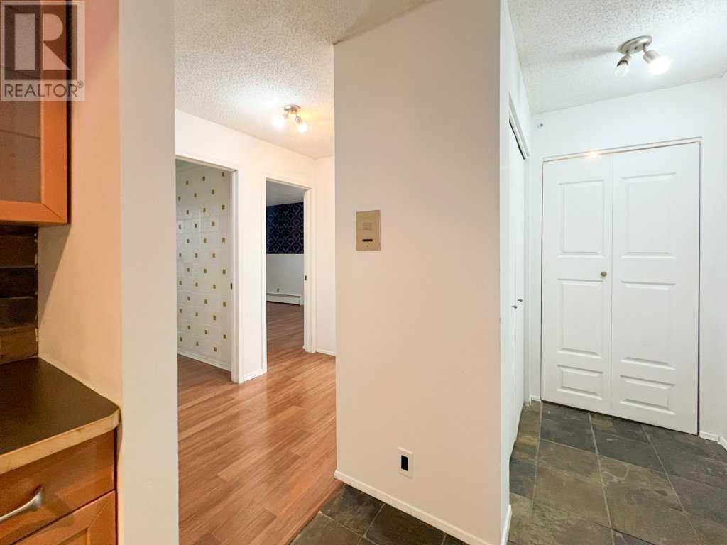 Property at 409, 525 56 Avenue SW image 4