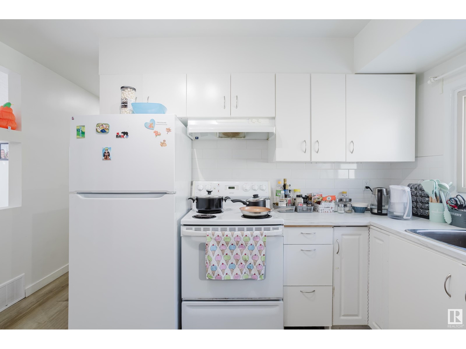 Property at 8808/10 128 AV NW image 5