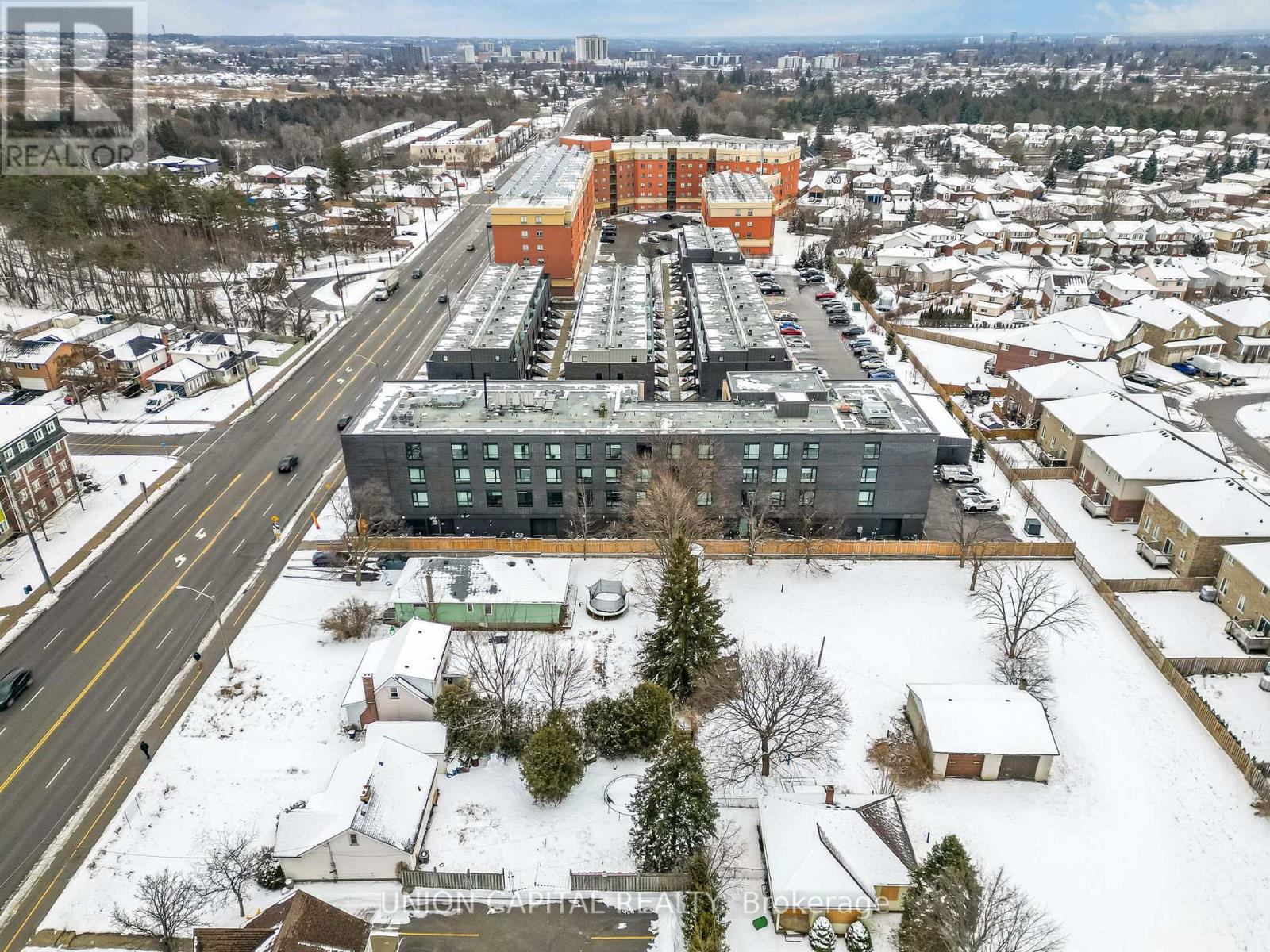 Property at 201 - 1800 SIMCOE STREET image 2