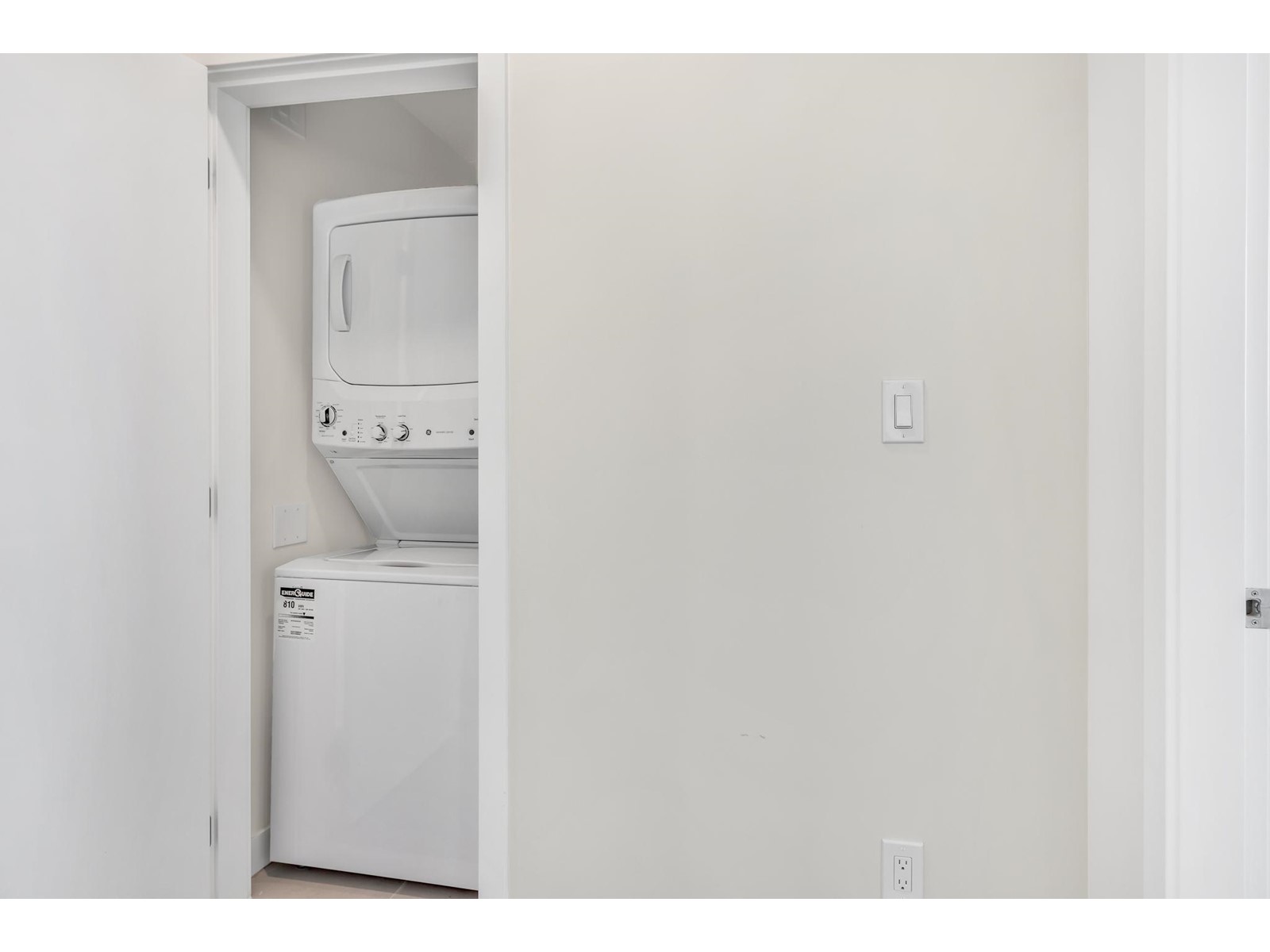 202 10838 Whalley Boulevard, Surrey, British Columbia  V3R 0G8 - Photo 19 - R2979077