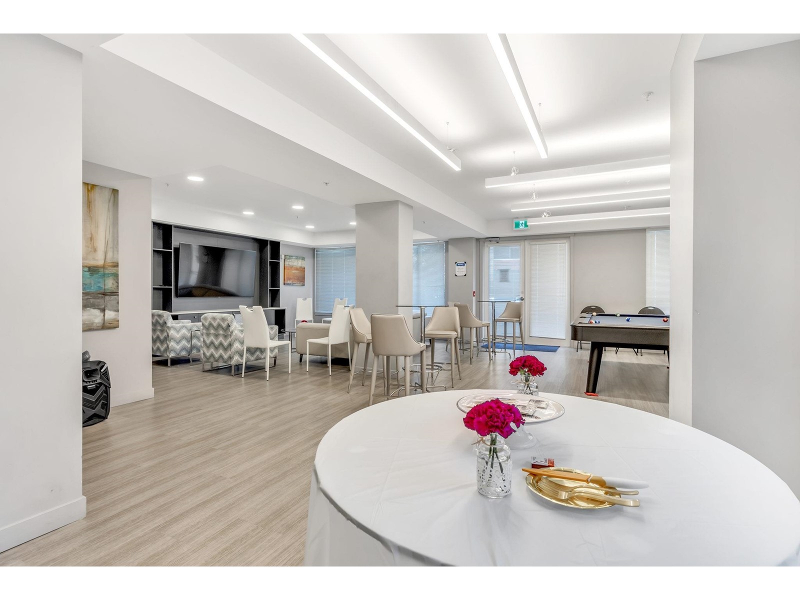 202 10838 Whalley Boulevard, Surrey, British Columbia  V3R 0G8 - Photo 25 - R2979077