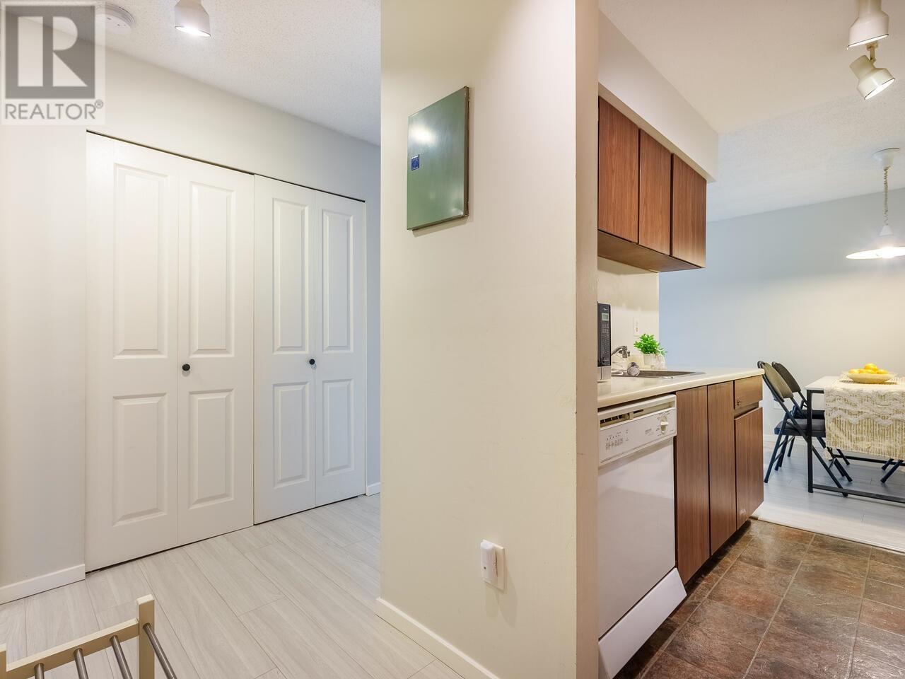412 9857 Manchester Drive, Burnaby, British Columbia  V3N 4P5 - Photo 13 - R2979022