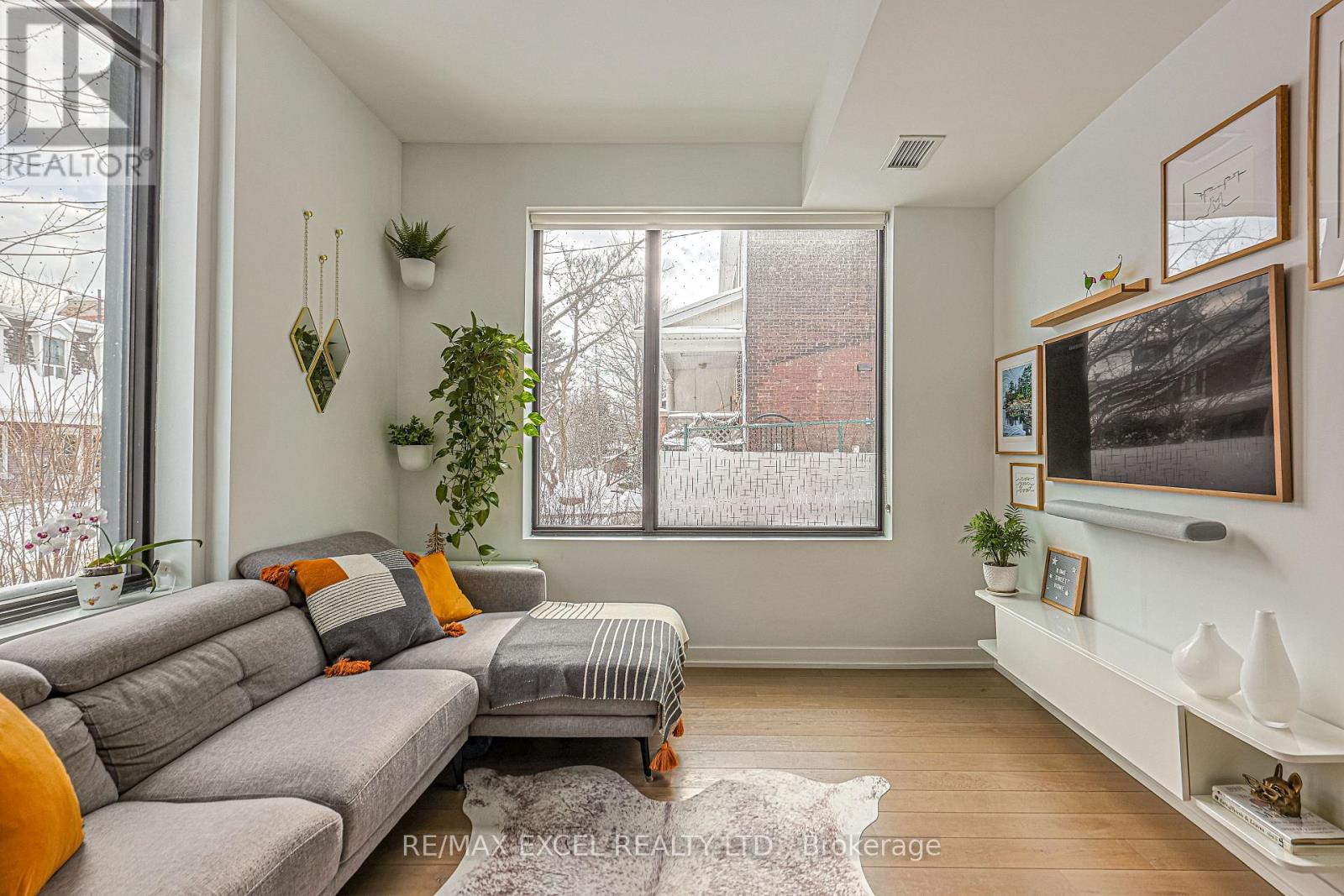 Property at 101 - 530 INDIAN GROVE image 5