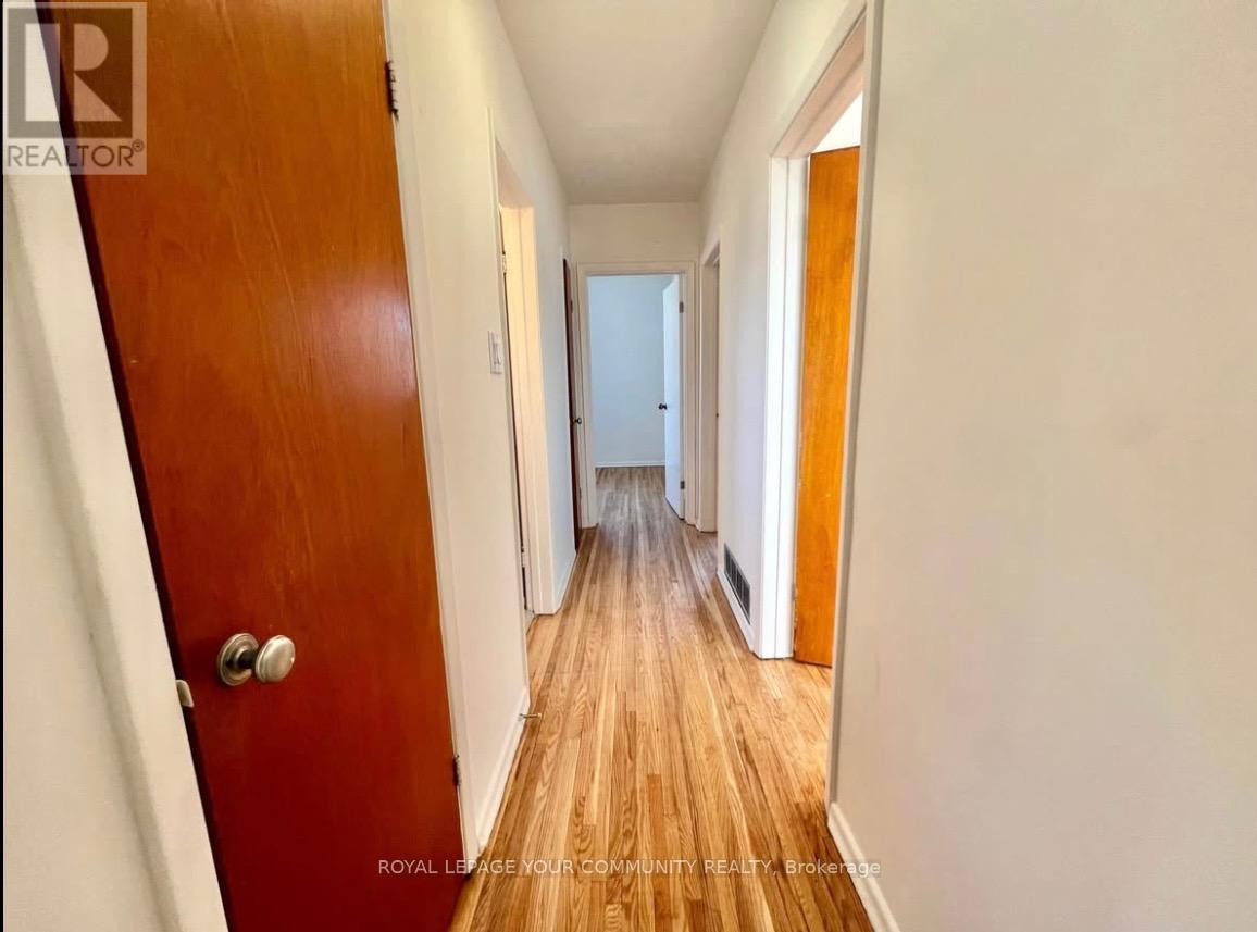 Main/2nd Flr - 181 Habitant Drive, Toronto, Ontario  M9M 2P4 - Photo 8 - W12027305