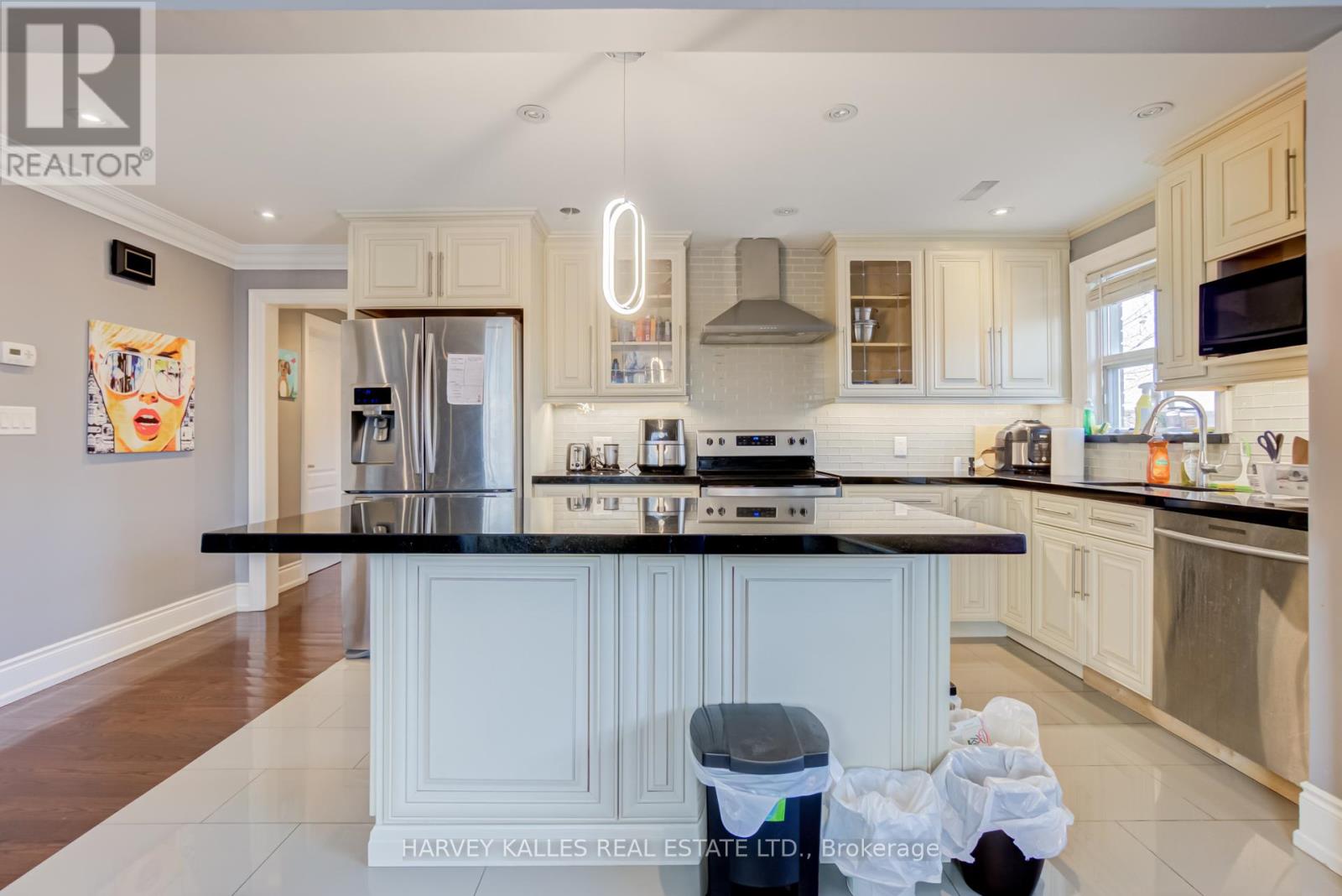 72 Mendota Road, Toronto, Ontario  M8Y 1G3 - Photo 13 - W12027311