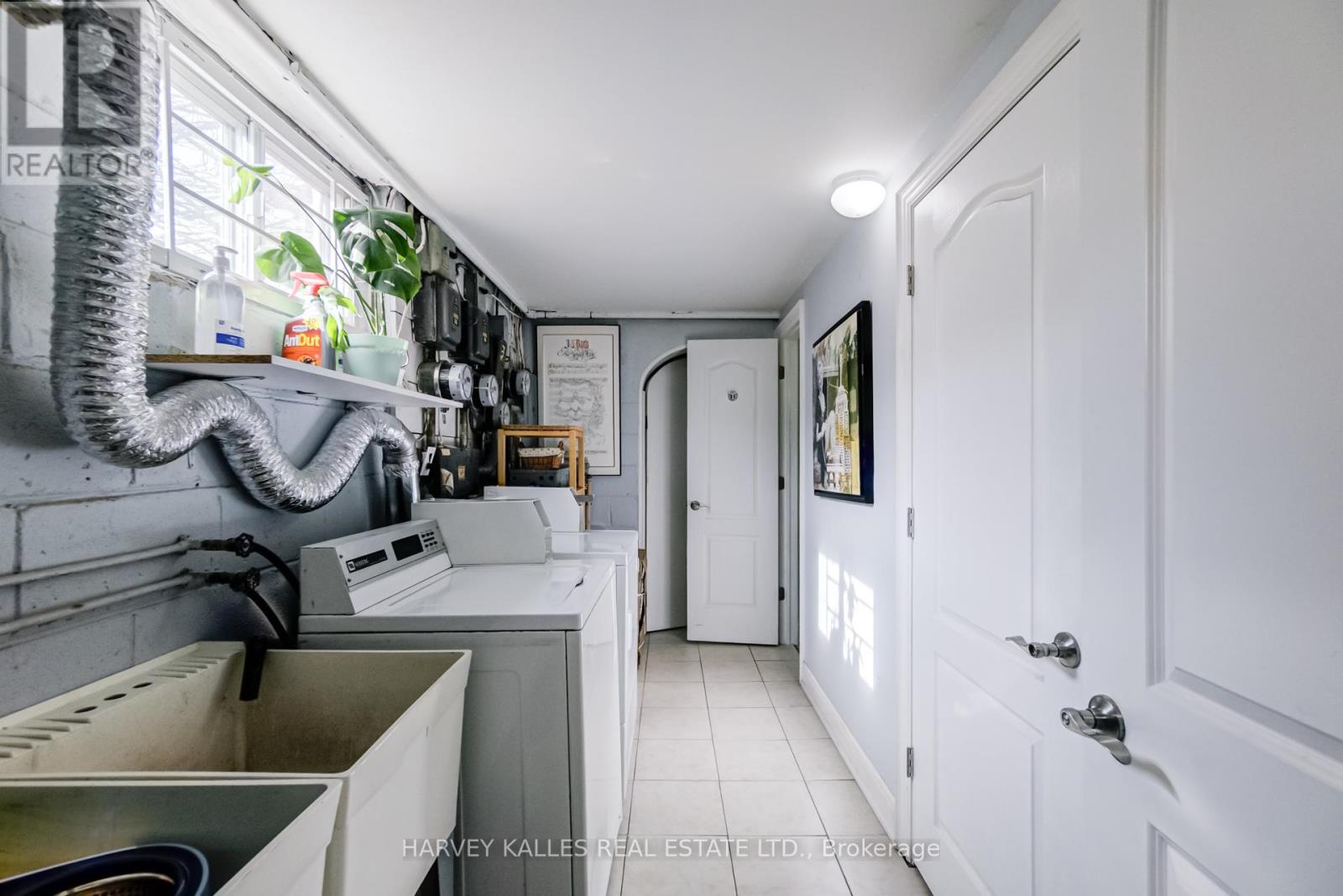72 Mendota Road, Toronto, Ontario  M8Y 1G3 - Photo 25 - W12027311