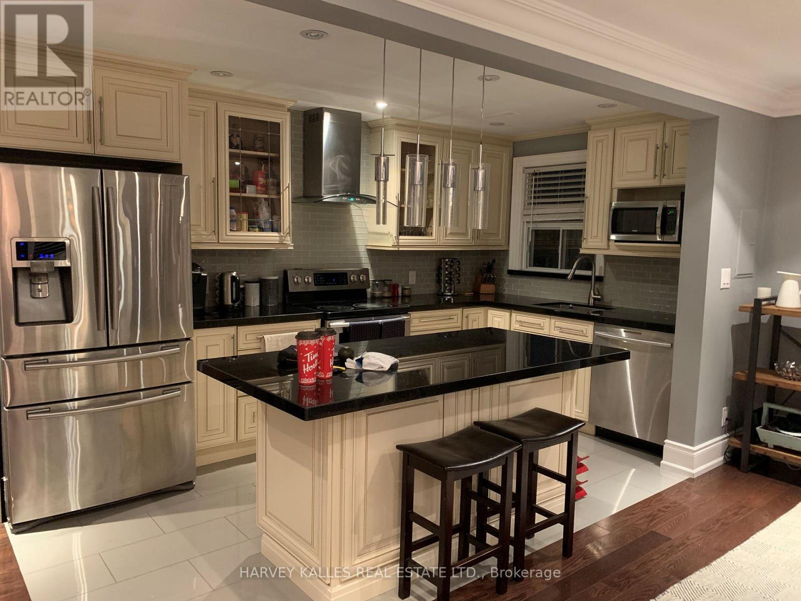 72 Mendota Road, Toronto, Ontario  M8Y 1G3 - Photo 6 - W12027311