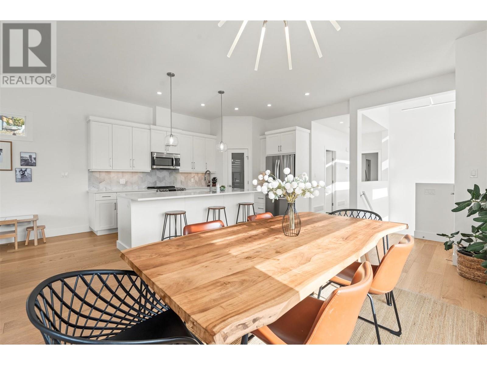Property at 305 Cordon Place image 3