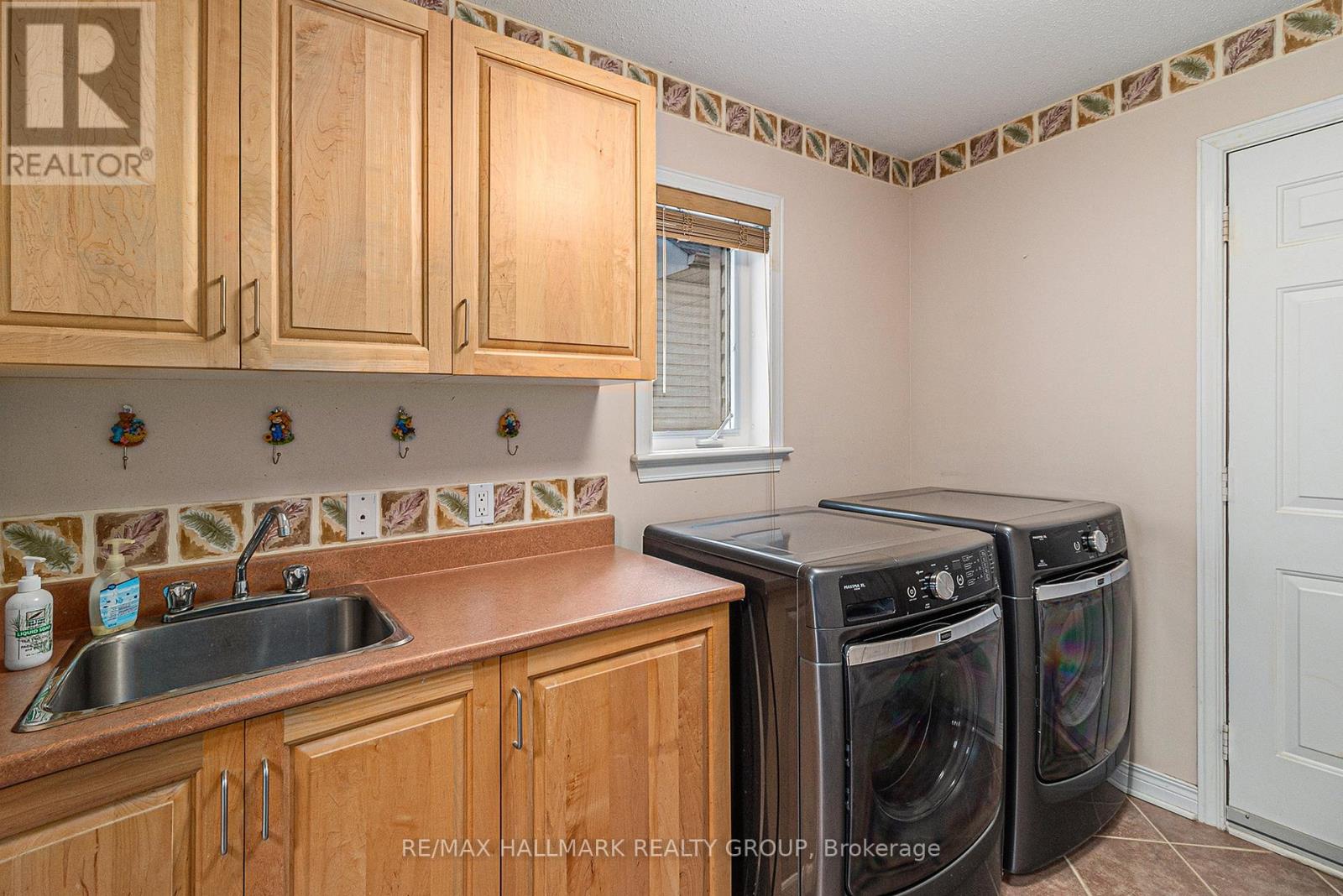 163 Yoho Drive, Ottawa, Ontario  K2M 2V4 - Photo 16 - X12027339