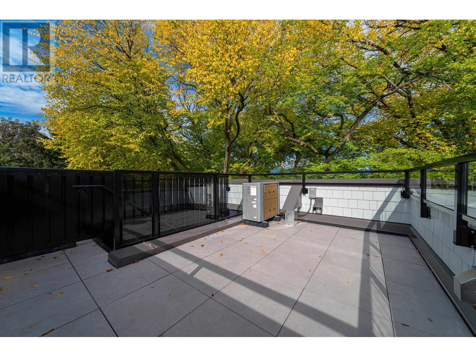 Listing Picture 38 of 40 : 758 W 26TH AVENUE, Vancouver / 溫哥華 - 魯藝地產 Yvonne Lu Group - MLS Medallion Club Member