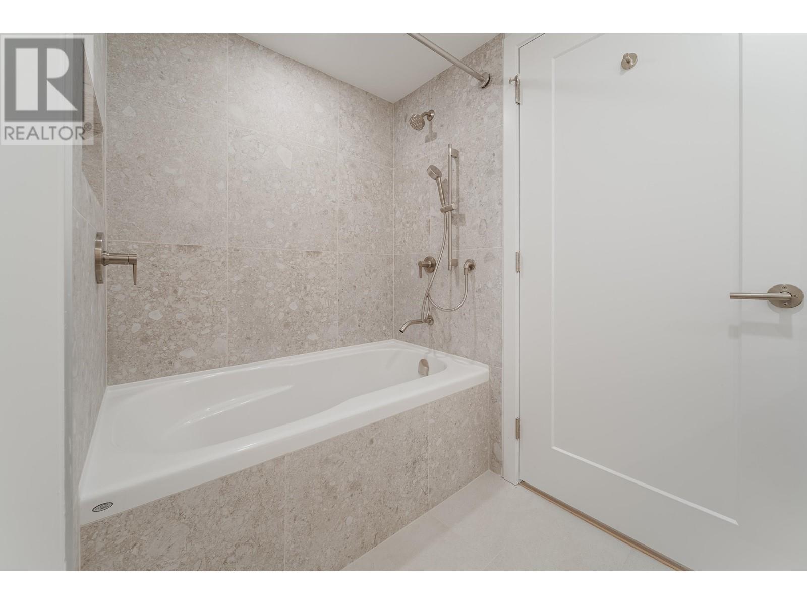 Listing Picture 25 of 40 : 758 W 26TH AVENUE, Vancouver / 溫哥華 - 魯藝地產 Yvonne Lu Group - MLS Medallion Club Member