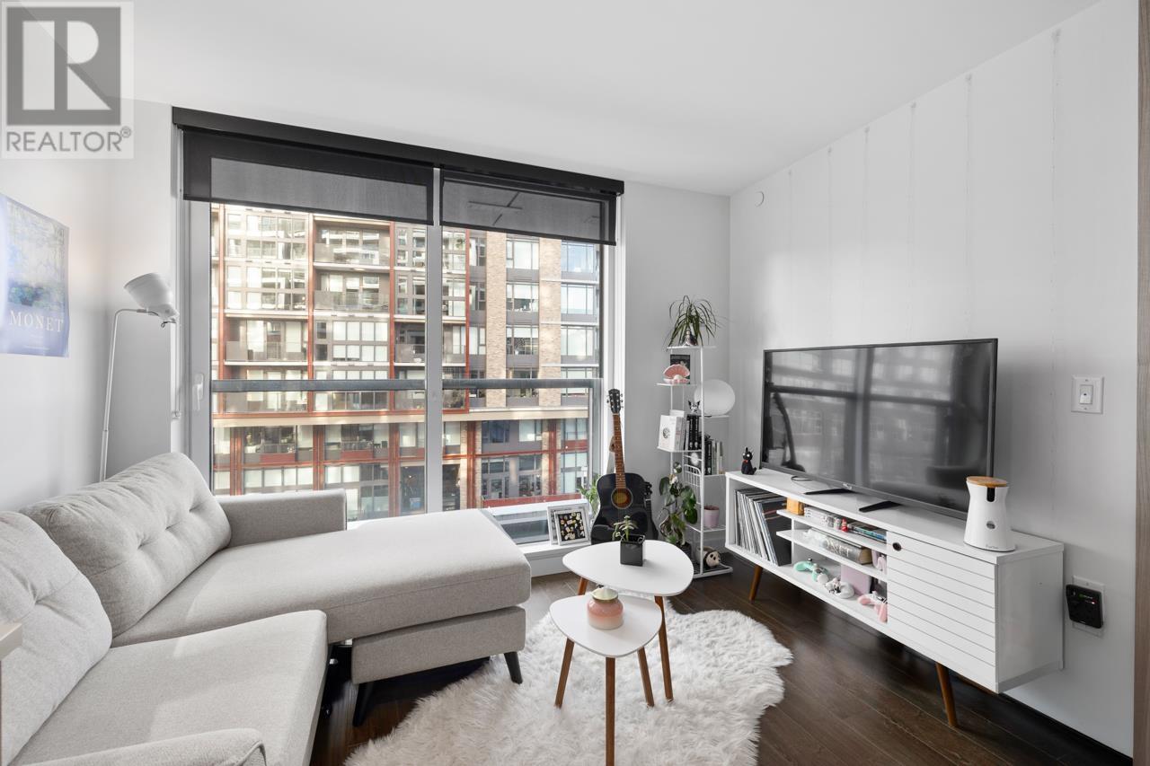 402 1768 Cook Street, Vancouver, British Columbia  V5Y 0N3 - Photo 4 - R2979431
