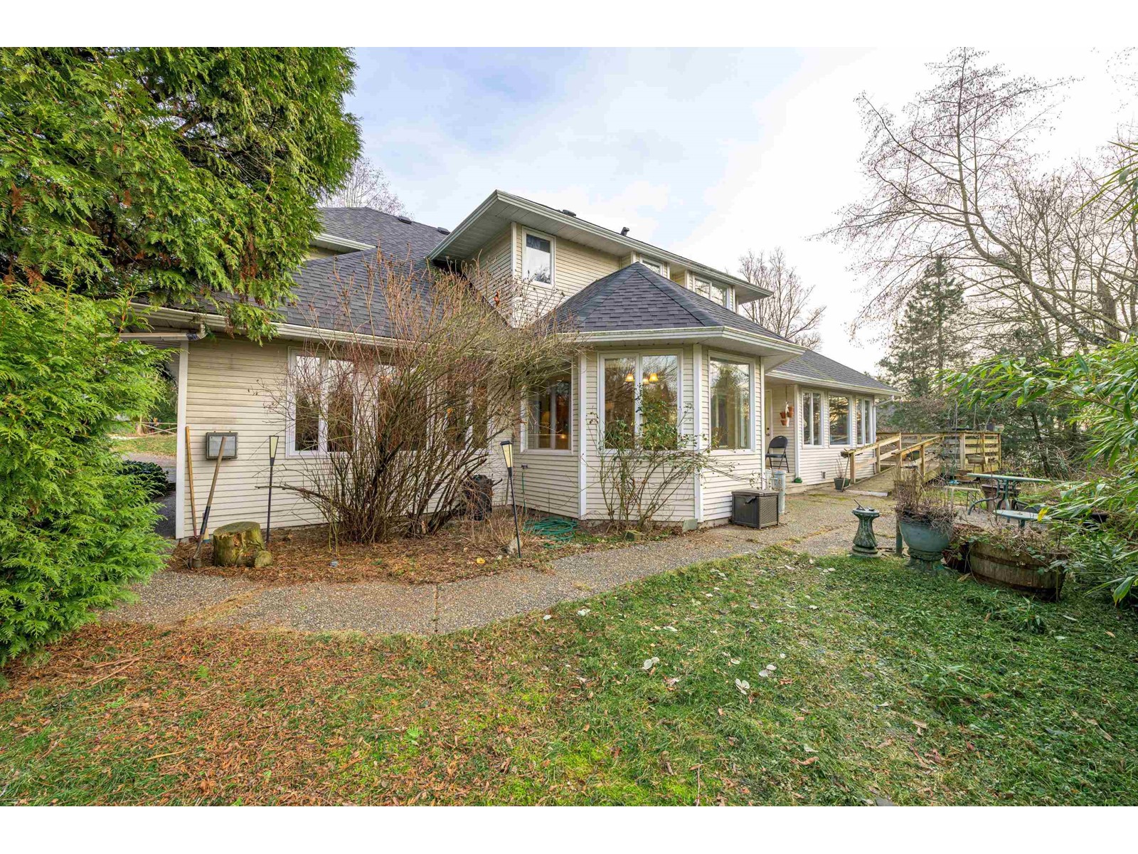 Property at 5451 184 STREET image 1