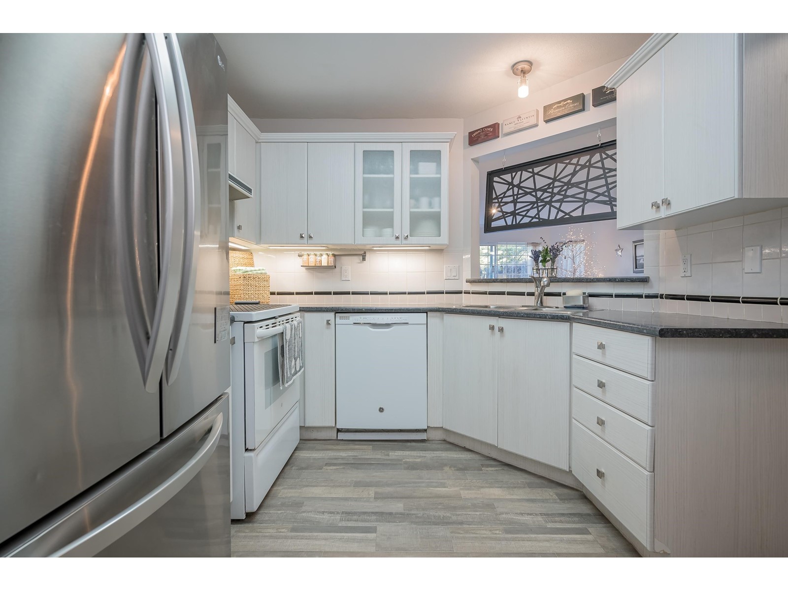102 7435 121a Street, Surrey, British Columbia  V3W 0W8 - Photo 9 - R2970832