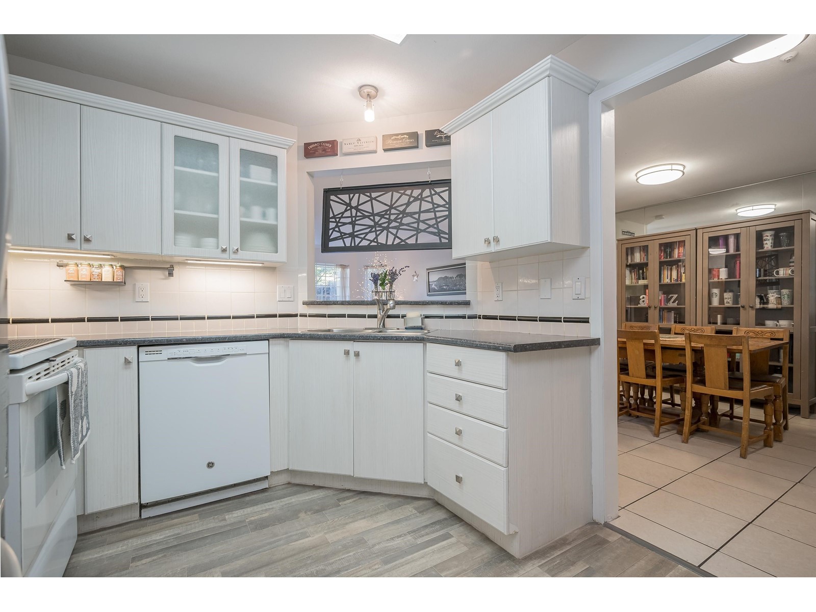 102 7435 121a Street, Surrey, British Columbia  V3W 0W8 - Photo 10 - R2970832