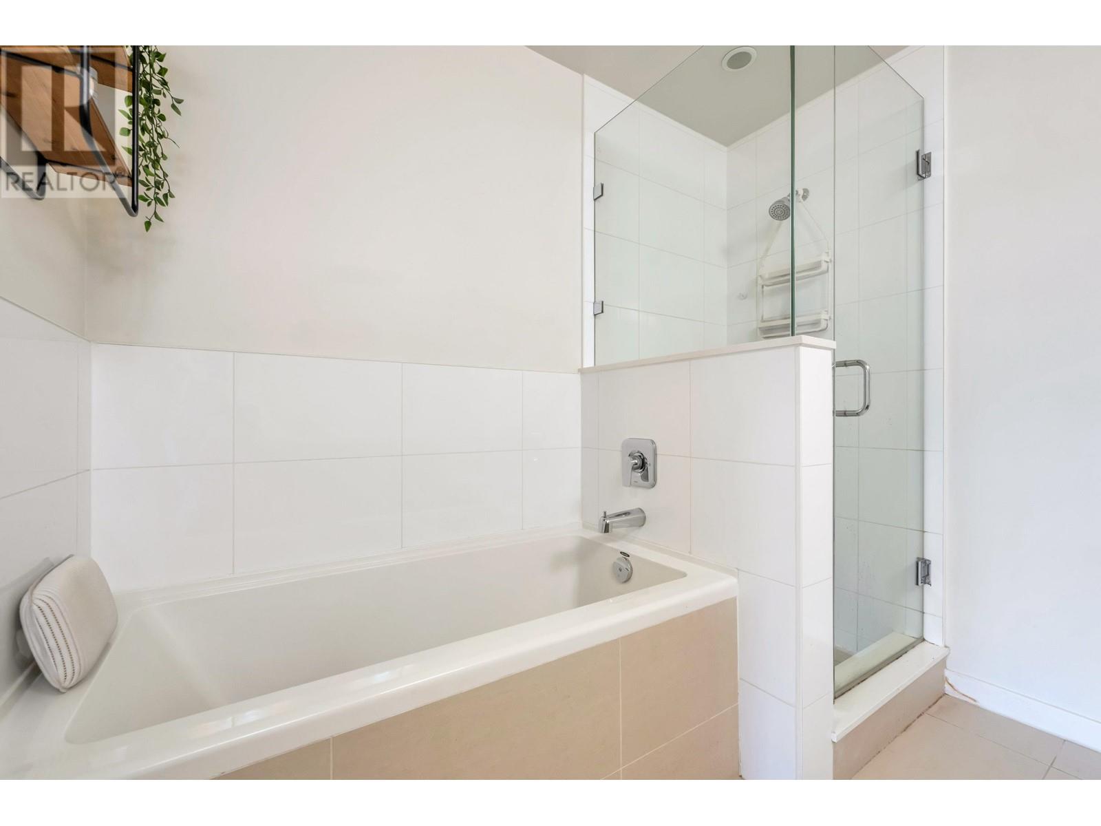 205 20 E Royal Avenue, New Westminster, British Columbia  V3L 0G9 - Photo 14 - R2979019
