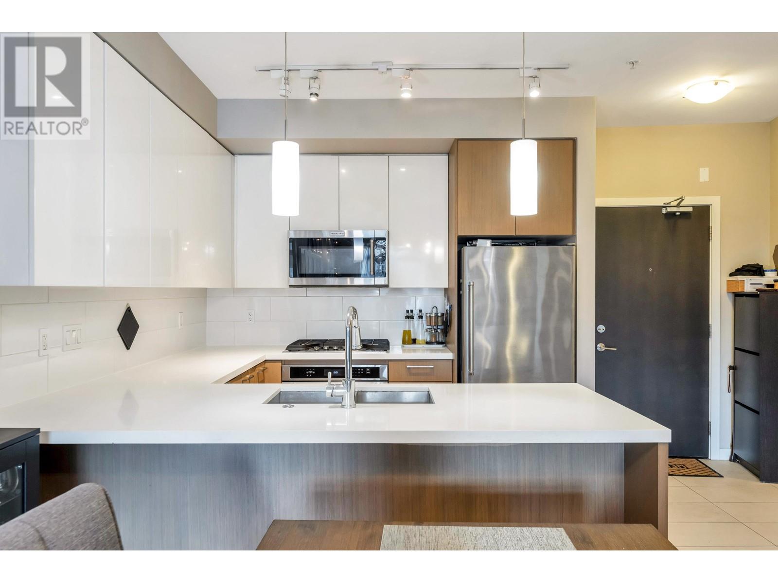 205 20 E Royal Avenue, New Westminster, British Columbia  V3L 0G9 - Photo 8 - R2979019