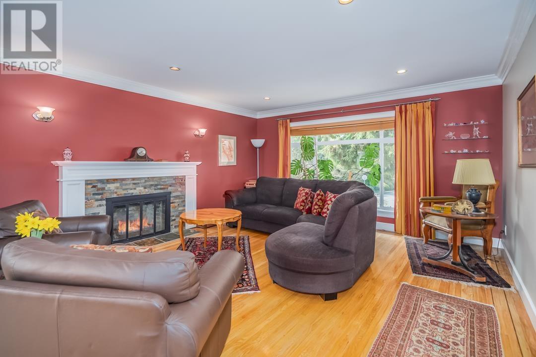 Property at 2050 SPERLING AVENUE image 4