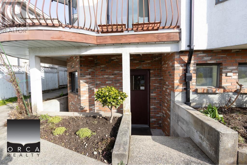 5351 Union Street, Burnaby, British Columbia  V5B 1W4 - Photo 2 - R2975906