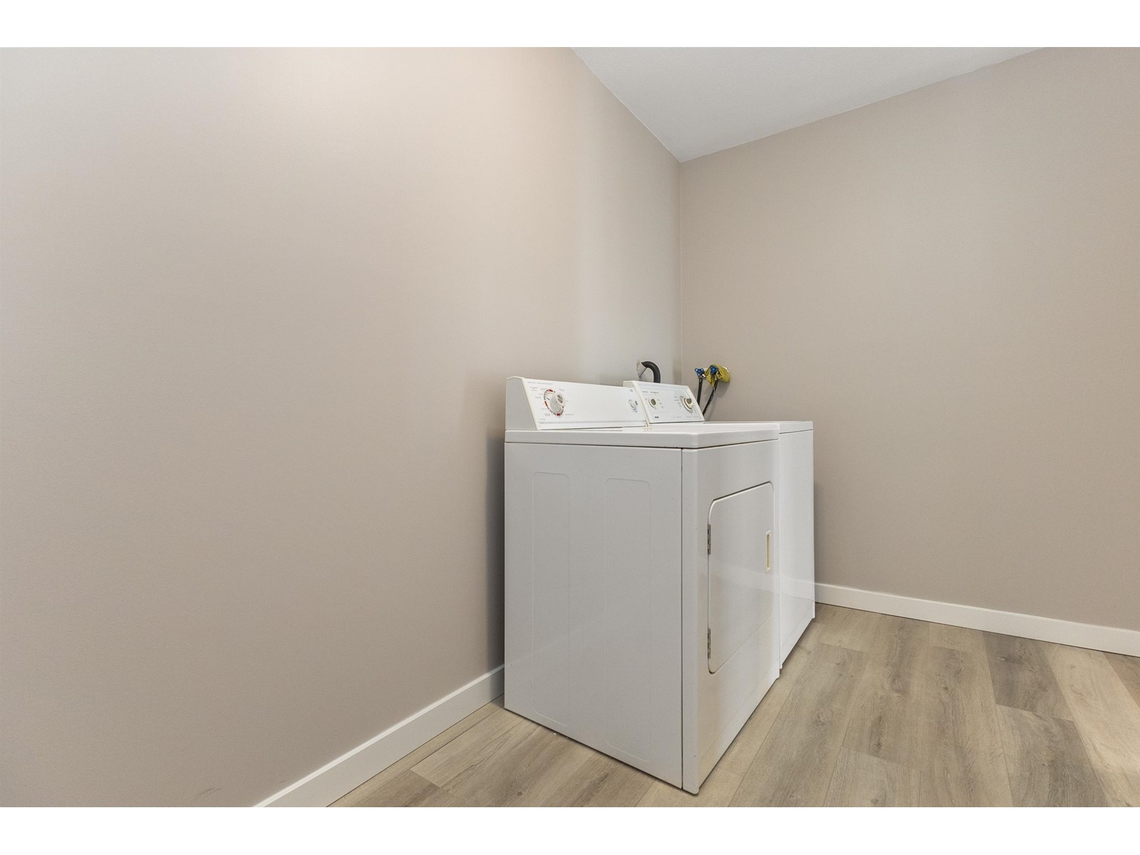 209 32044 Old Yale Road, Abbotsford, British Columbia  V2T 2C9 - Photo 32 - R2978872