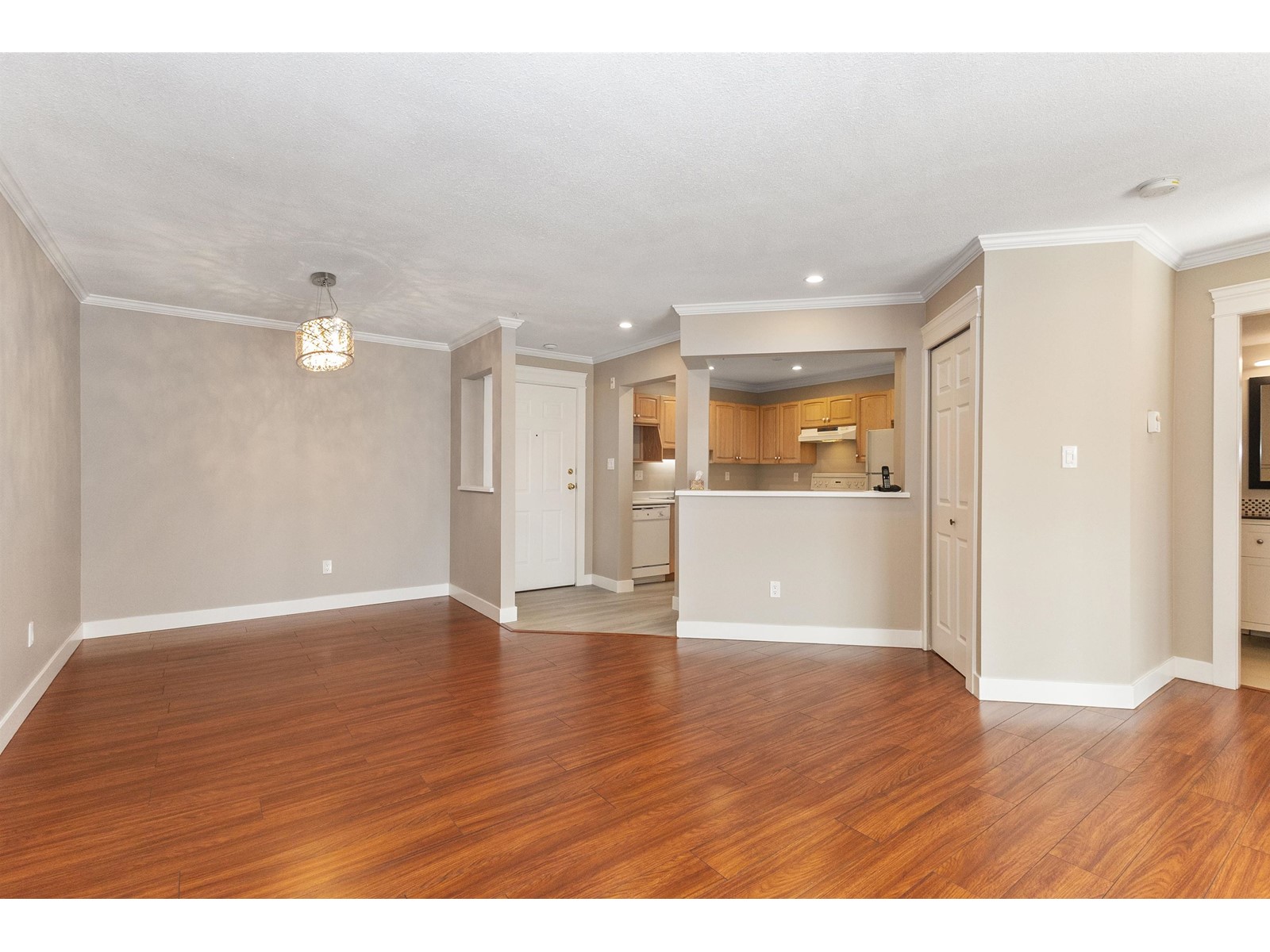 209 32044 Old Yale Road, Abbotsford, British Columbia  V2T 2C9 - Photo 6 - R2978872