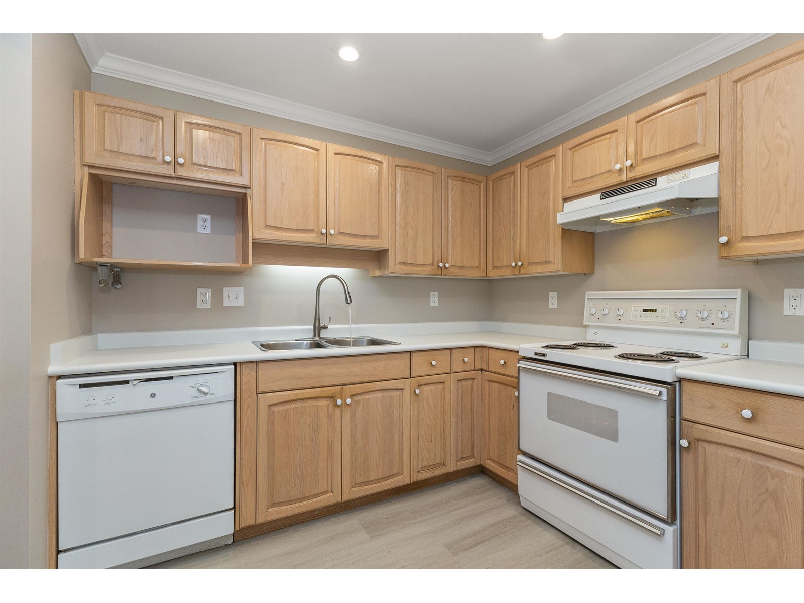209 32044 Old Yale Road, Abbotsford, British Columbia  V2T 2C9 - Photo 22 - R2978872