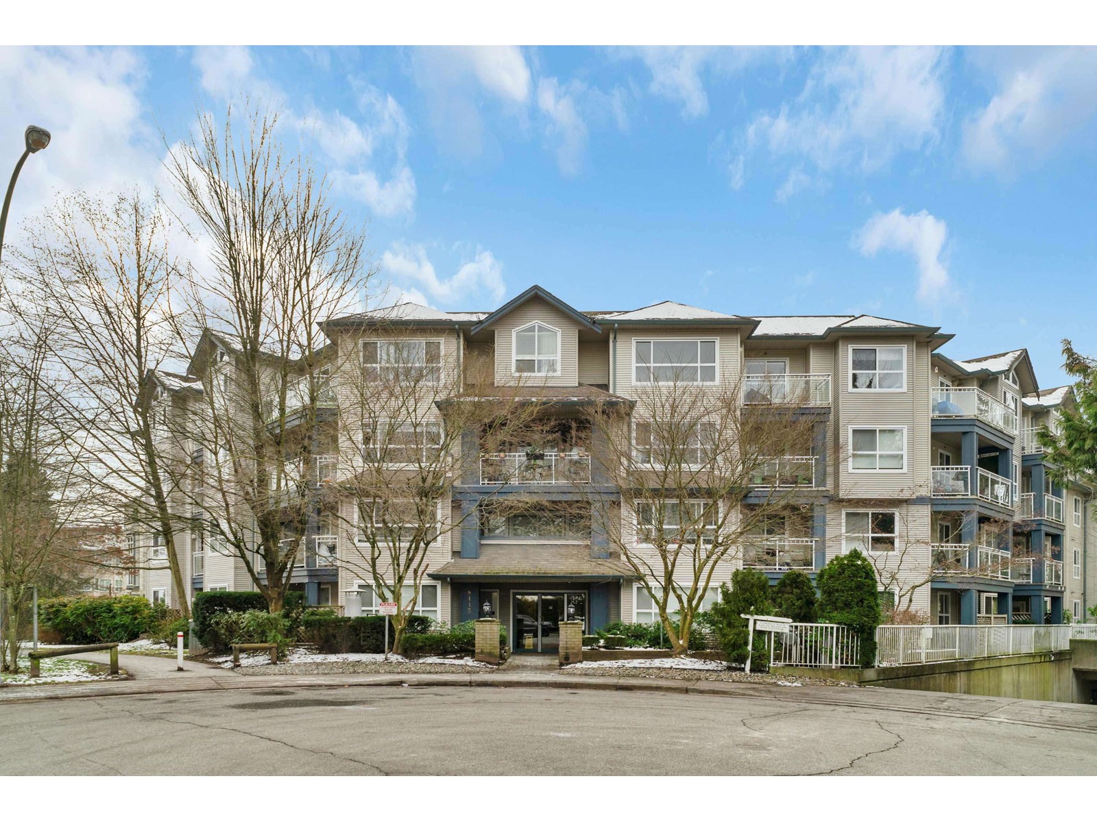 214 8115 121a Street, Surrey, British Columbia  V3W 1J2 - Photo 1 - R2979551