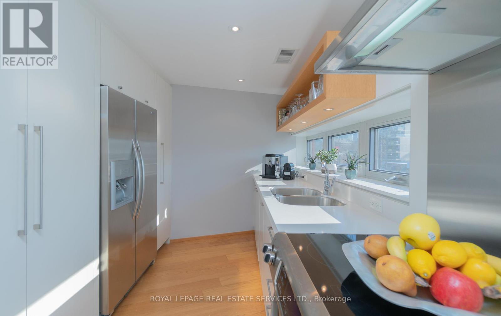 301 - 160 Bedford Road, Toronto, Ontario  M5R 2K9 - Photo 14 - C12027378