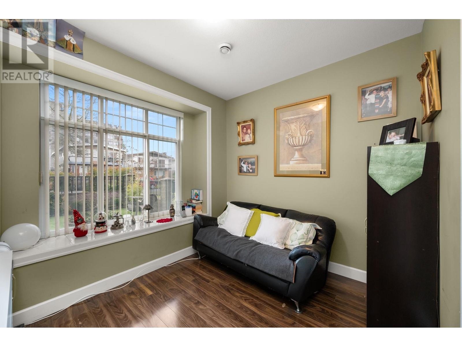 Listing Picture 25 of 40 : 2643 E 8TH AVENUE, Vancouver / 溫哥華 - 魯藝地產 Yvonne Lu Group - MLS Medallion Club Member