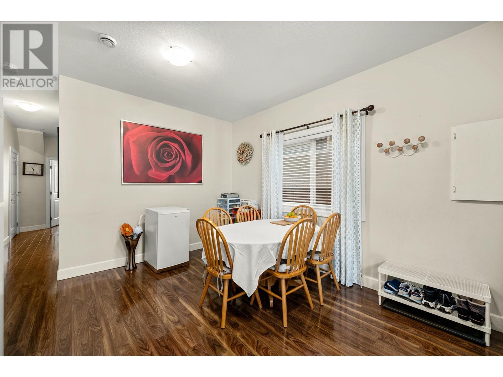 Listing Picture 22 of 40 : 2643 E 8TH AVENUE, Vancouver / 溫哥華 - 魯藝地產 Yvonne Lu Group - MLS Medallion Club Member