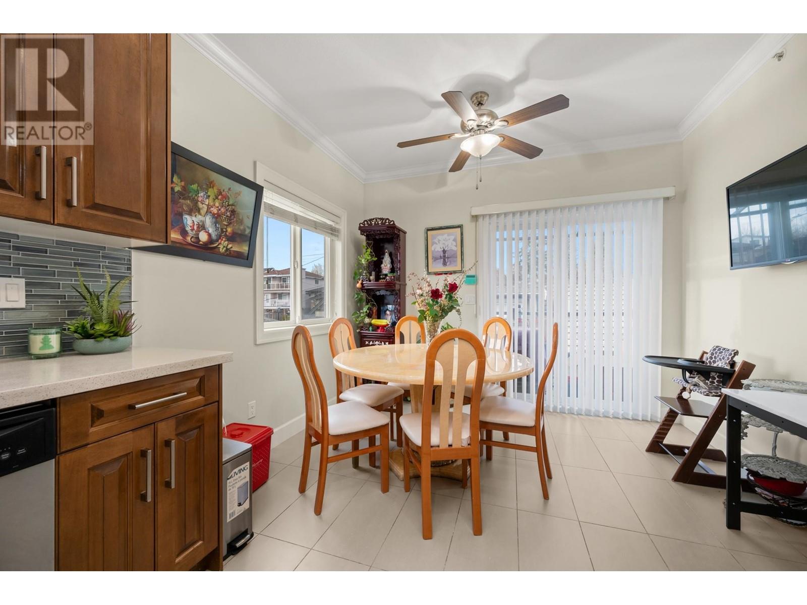 Listing Picture 12 of 40 : 2643 E 8TH AVENUE, Vancouver / 溫哥華 - 魯藝地產 Yvonne Lu Group - MLS Medallion Club Member