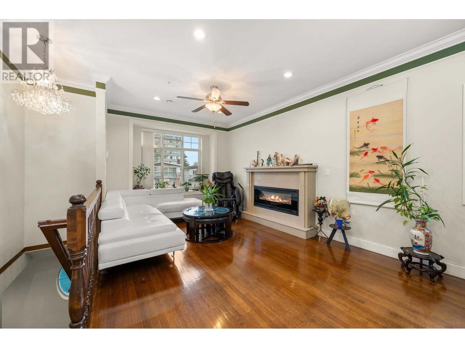 Listing Picture 9 of 40 : 2643 E 8TH AVENUE, Vancouver / 溫哥華 - 魯藝地產 Yvonne Lu Group - MLS Medallion Club Member