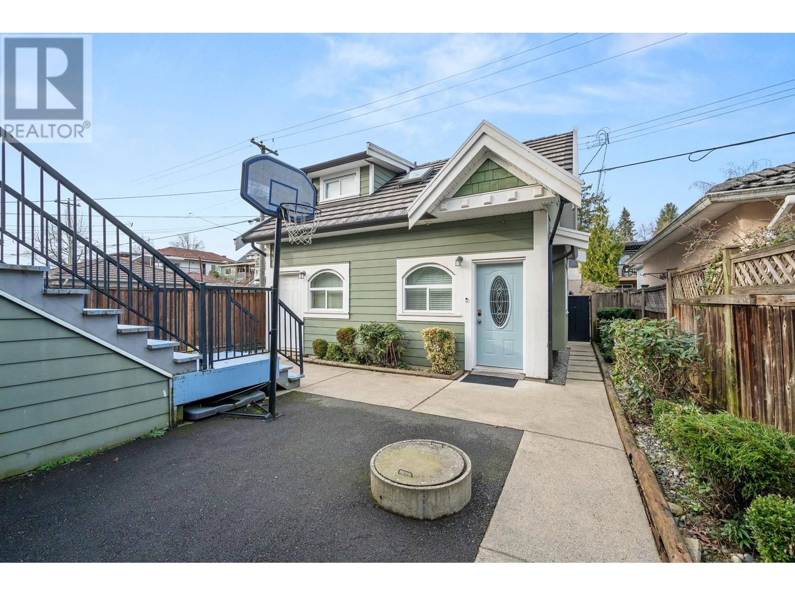 Listing Picture 39 of 40 : 2643 E 8TH AVENUE, Vancouver / 溫哥華 - 魯藝地產 Yvonne Lu Group - MLS Medallion Club Member