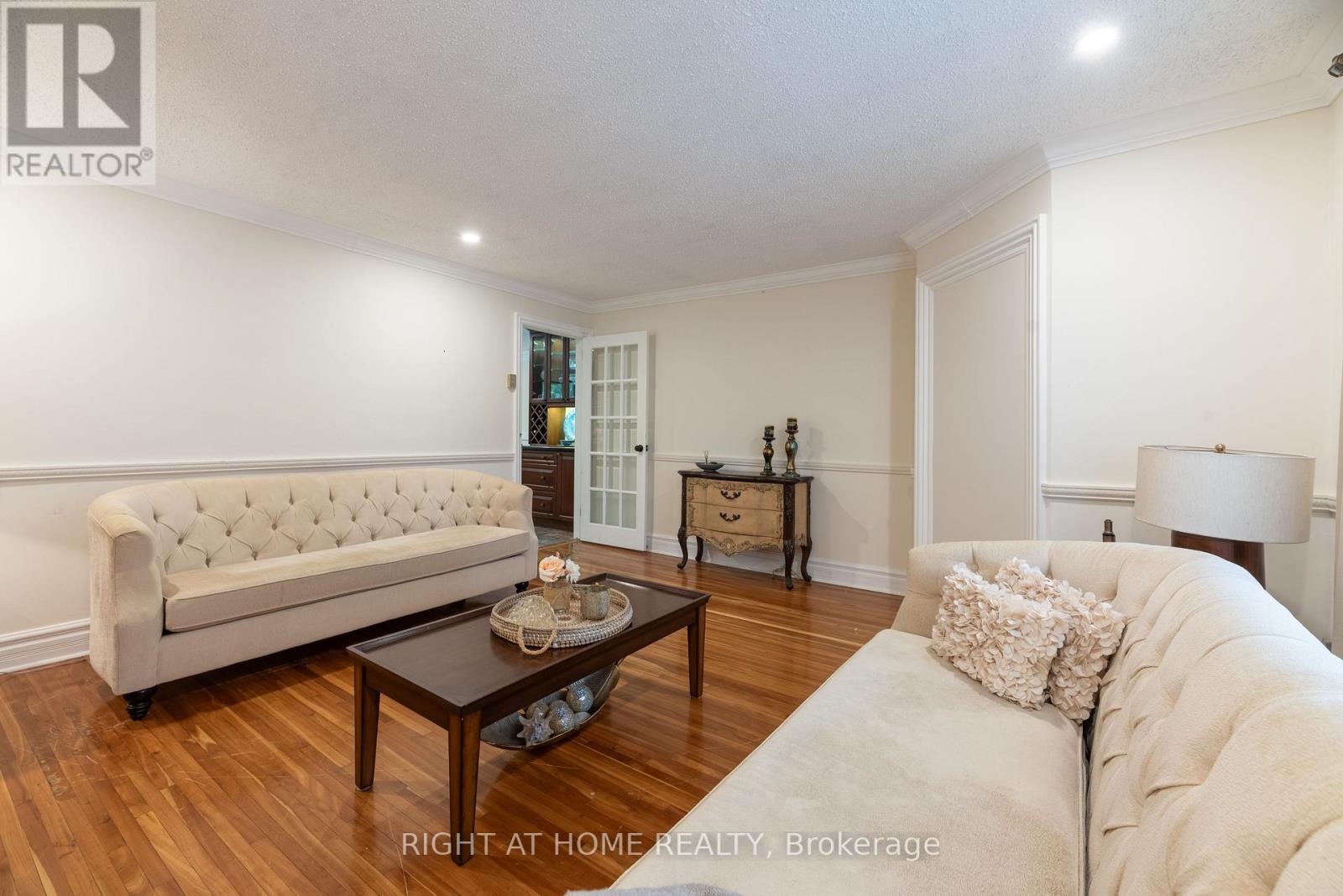 120 Wright Street, Richmond Hill, Ontario  L4C 4A5 - Photo 25 - N12027389