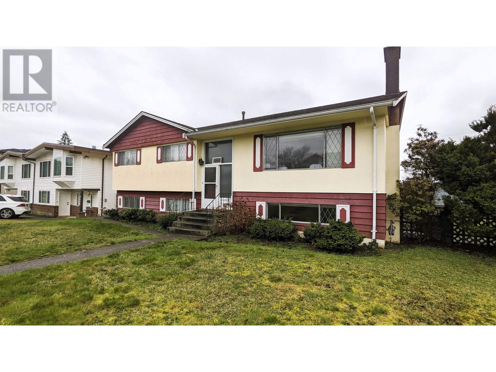 6660 Aubrey Street, Burnaby, British Columbia  V5B 2E2 - Photo 2 - R2979118