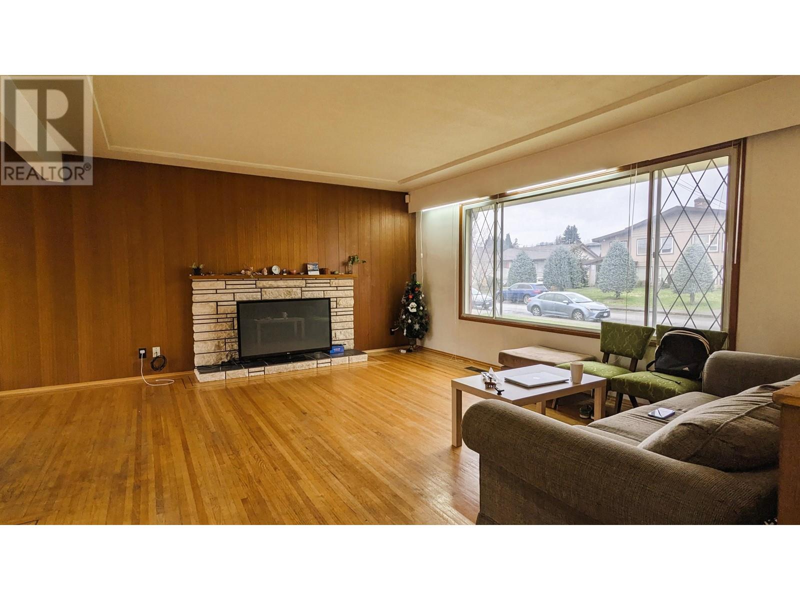 6660 Aubrey Street, Burnaby, British Columbia  V5B 2E2 - Photo 5 - R2979118