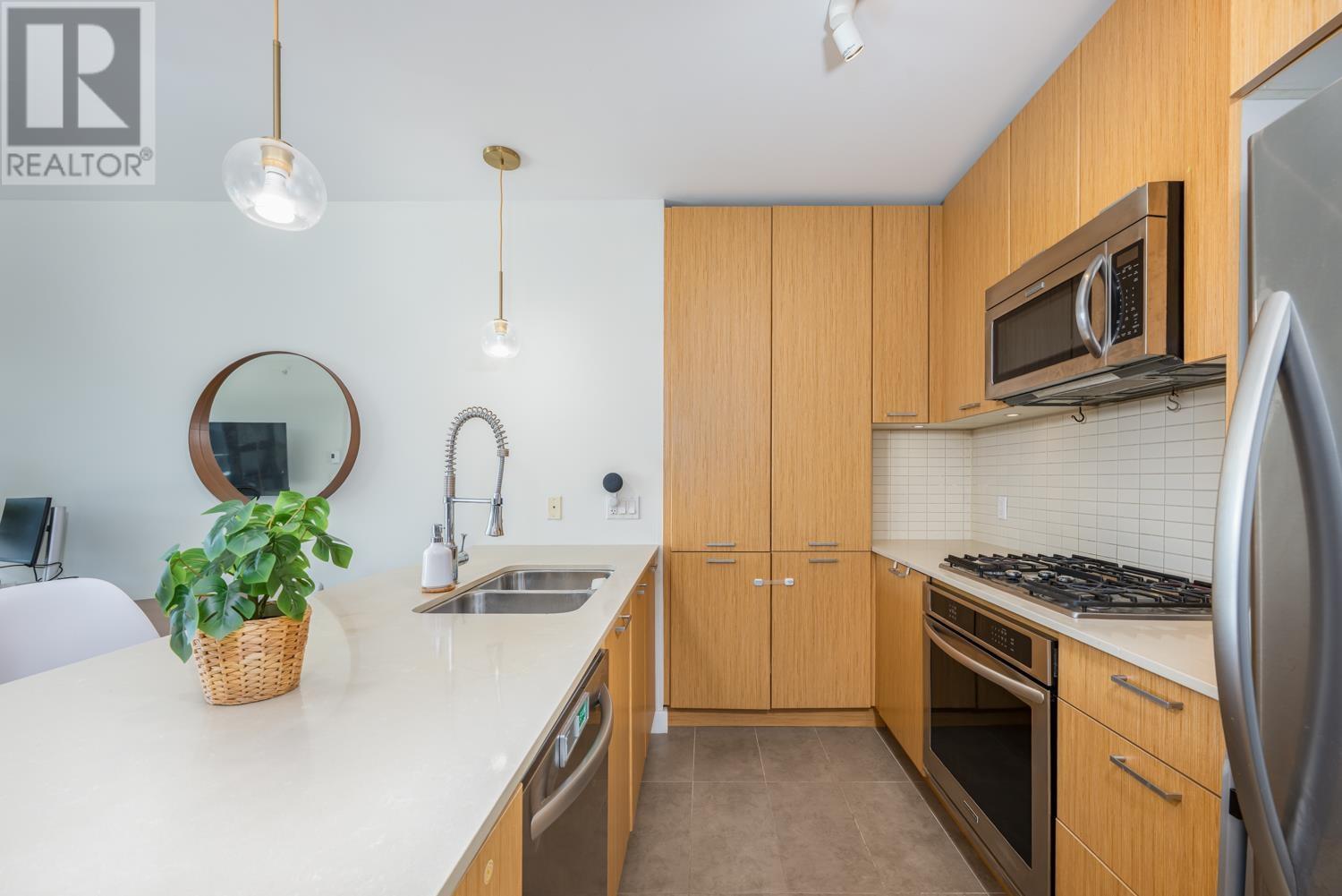 2408 301 Capilano Road, Port Moody, British Columbia  V3H 0G6 - Photo 6 - R2979504