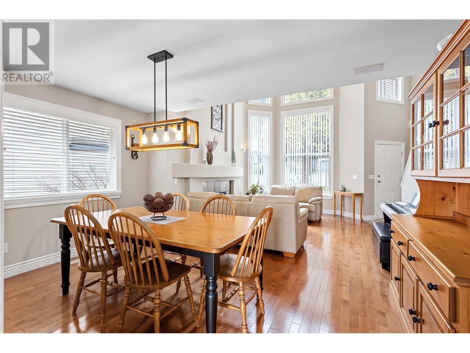 3040 Sienna Court, Coquitlam, British Columbia  V3E 3N7 - Photo 5 - R2979563