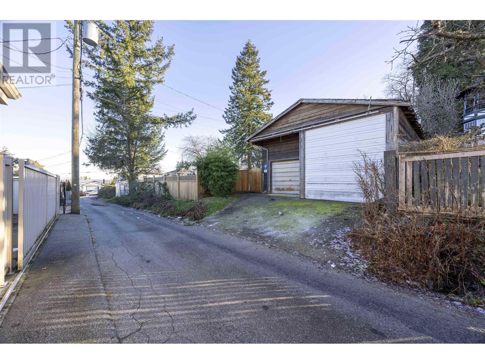 4825 Buxton Street, Burnaby, British Columbia  V5H 1J2 - Photo 8 - R2979539