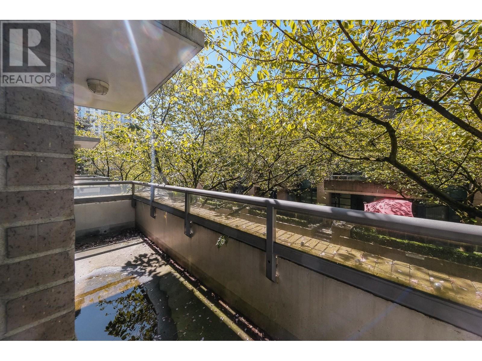 Listing Picture 21 of 27 : 1021 EXPO BOULEVARD, Vancouver / 溫哥華 - 魯藝地產 Yvonne Lu Group - MLS Medallion Club Member