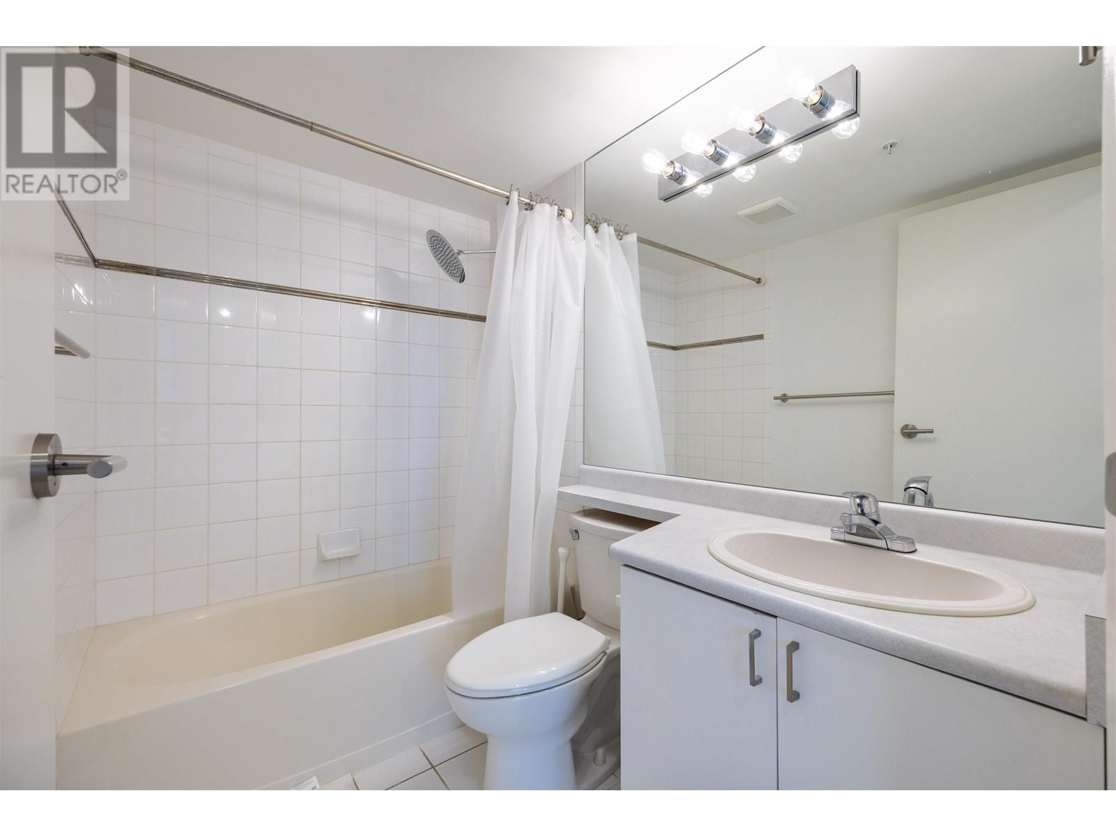 Listing Picture 15 of 19 : 2707 438 SEYMOUR STREET, Vancouver / 溫哥華 - 魯藝地產 Yvonne Lu Group - MLS Medallion Club Member