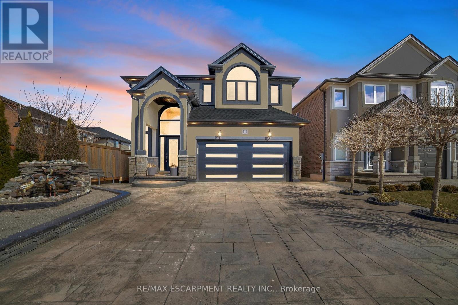 111 VINEBERG DRIVE, Hamilton, Ontario