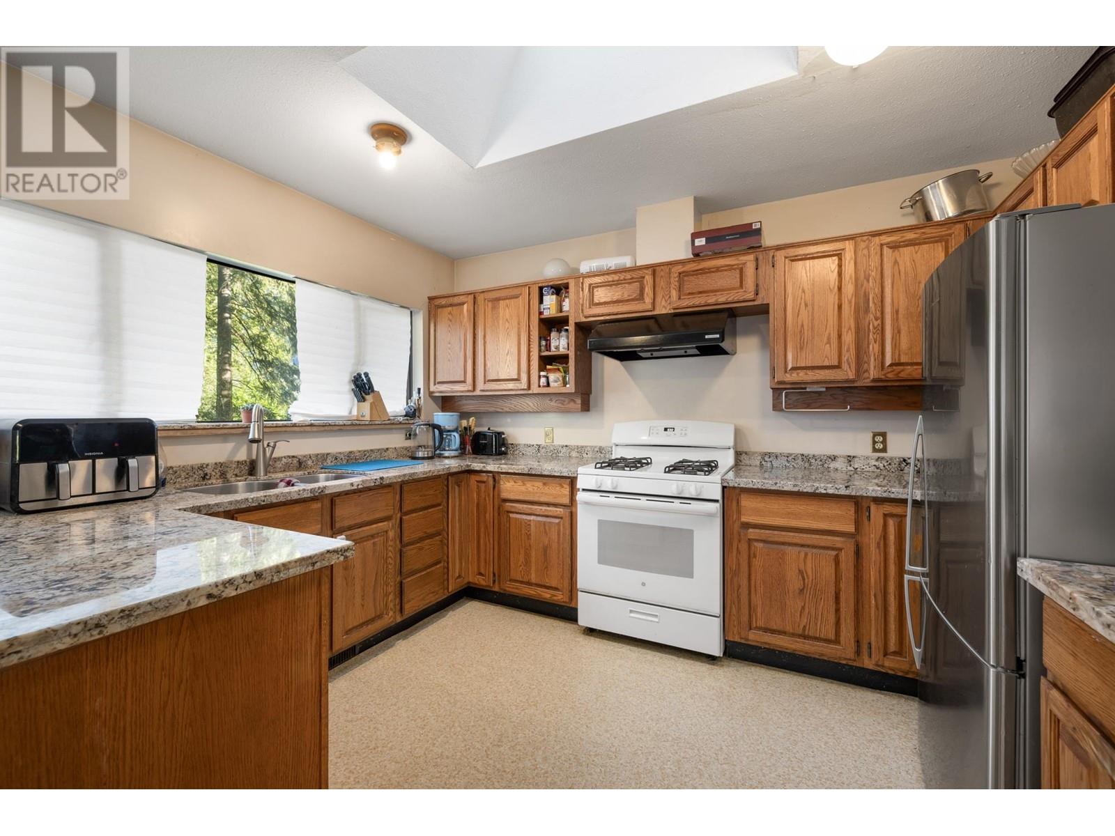 1090 Handsworth Road, North Vancouver, British Columbia  V7R 2A6 - Photo 10 - R2975934