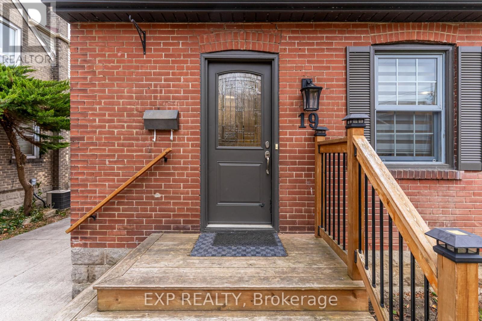 Property at 19 ALBANI STREET image 3