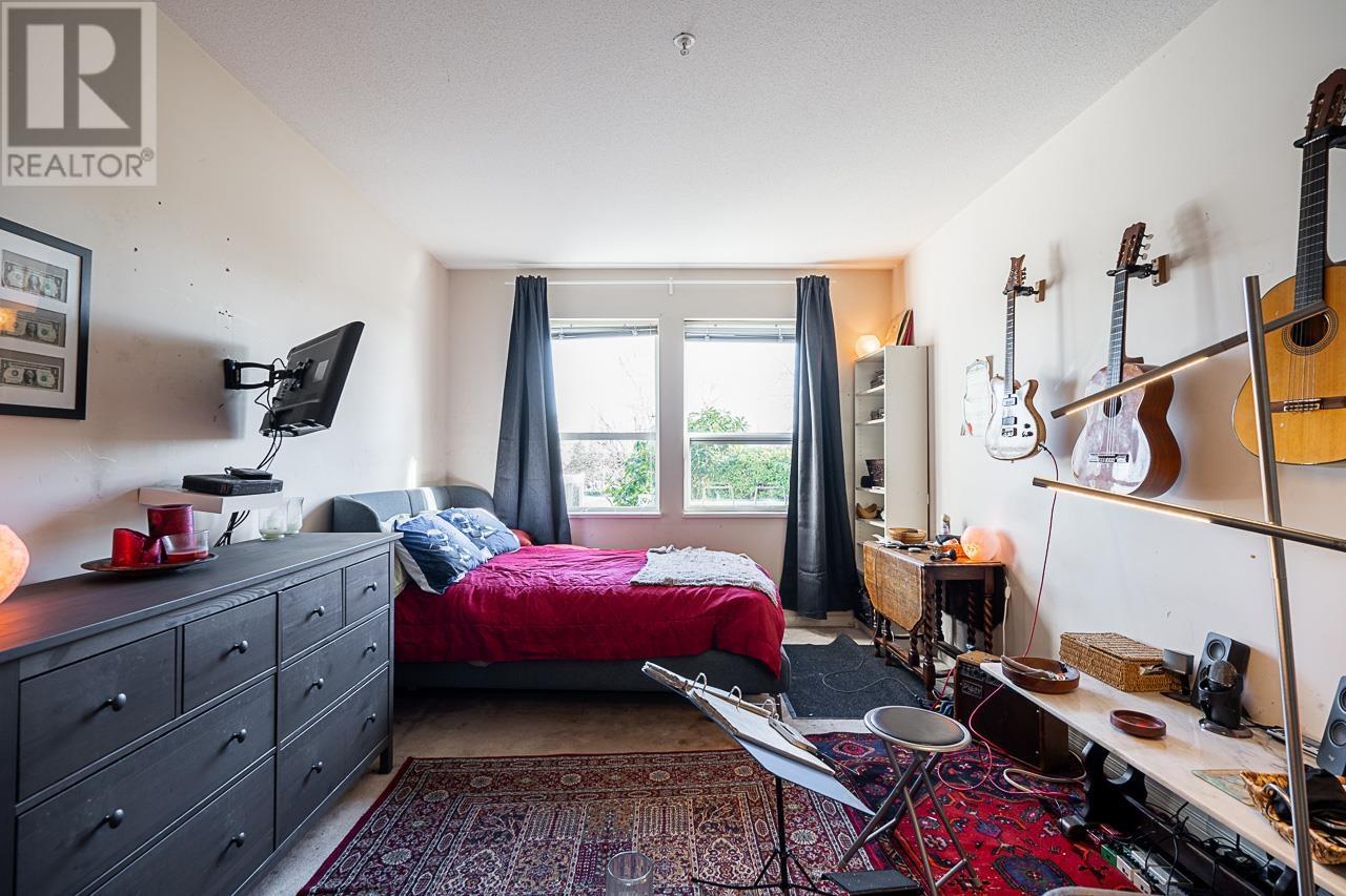 Listing Picture 11 of 40 : 125 12931 RAILWAY AVENUE, Richmond / 烈治文 - 魯藝地產 Yvonne Lu Group - MLS Medallion Club Member