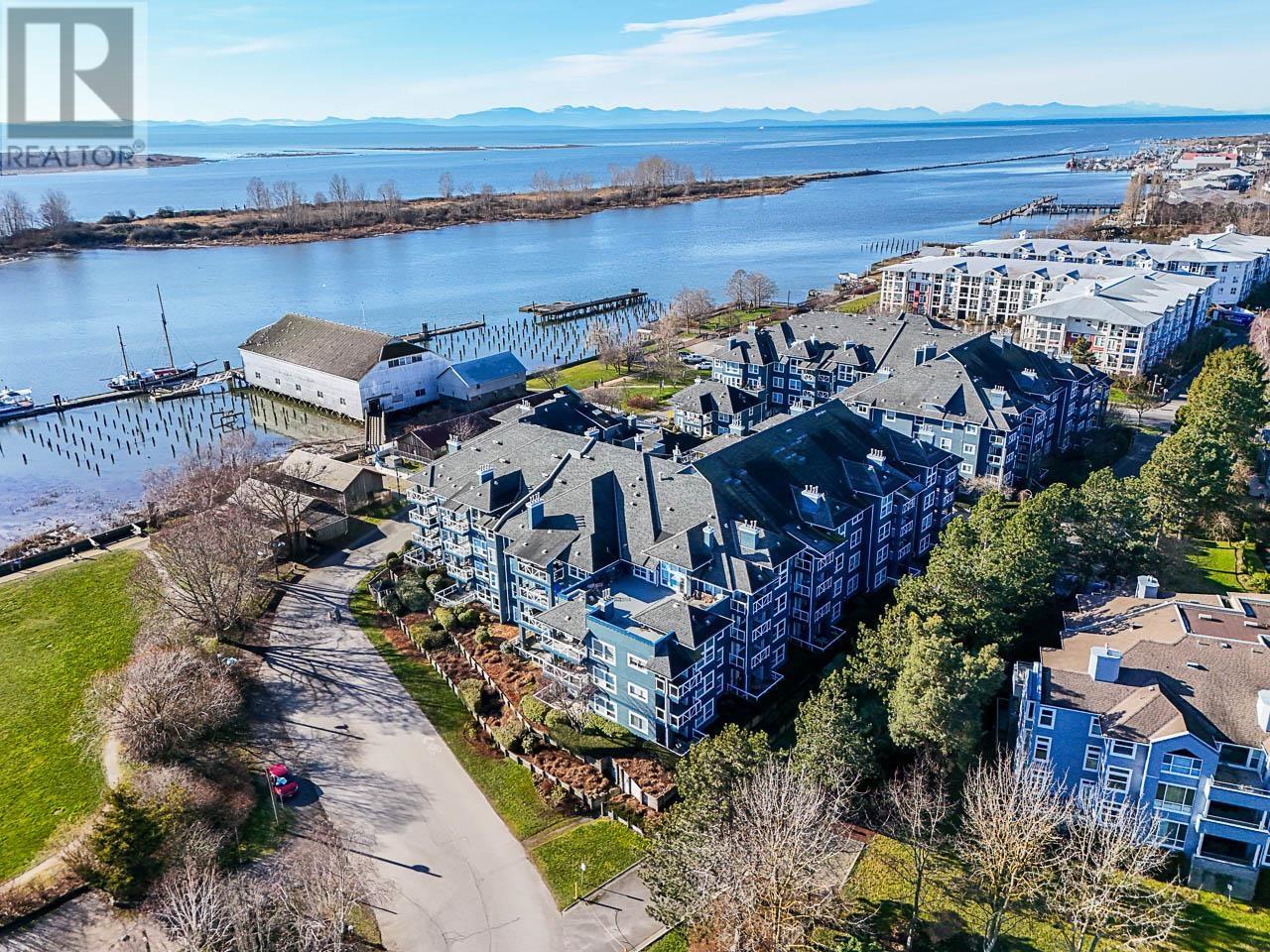 Listing Picture 31 of 40 : 125 12931 RAILWAY AVENUE, Richmond / 烈治文 - 魯藝地產 Yvonne Lu Group - MLS Medallion Club Member