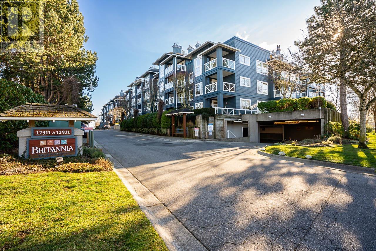 Listing Picture 2 of 40 : 125 12931 RAILWAY AVENUE, Richmond / 烈治文 - 魯藝地產 Yvonne Lu Group - MLS Medallion Club Member