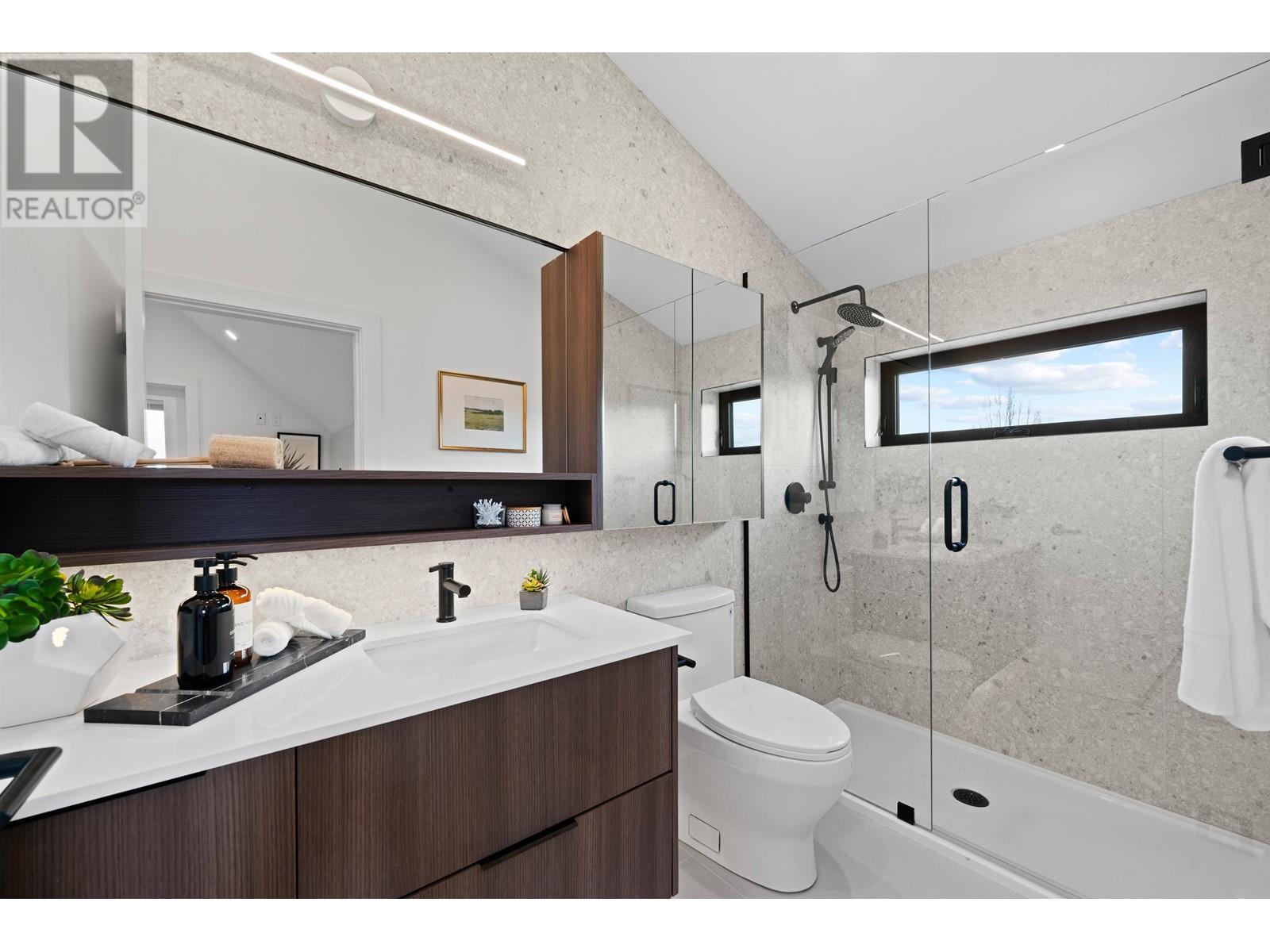 2 1260 Kaslo Street, Vancouver, British Columbia  V5K 3Z7 - Photo 23 - R2979455