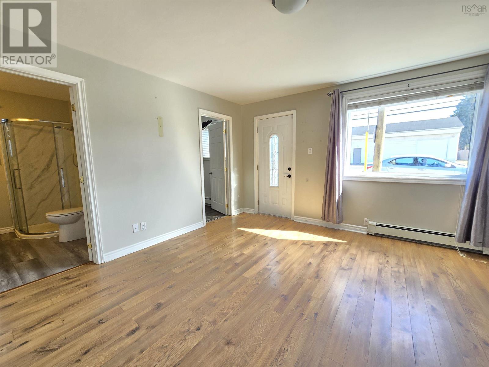 190 Brookside Street, Glace Bay, Nova Scotia  B1A 1L3 - Photo 4 - 202505223