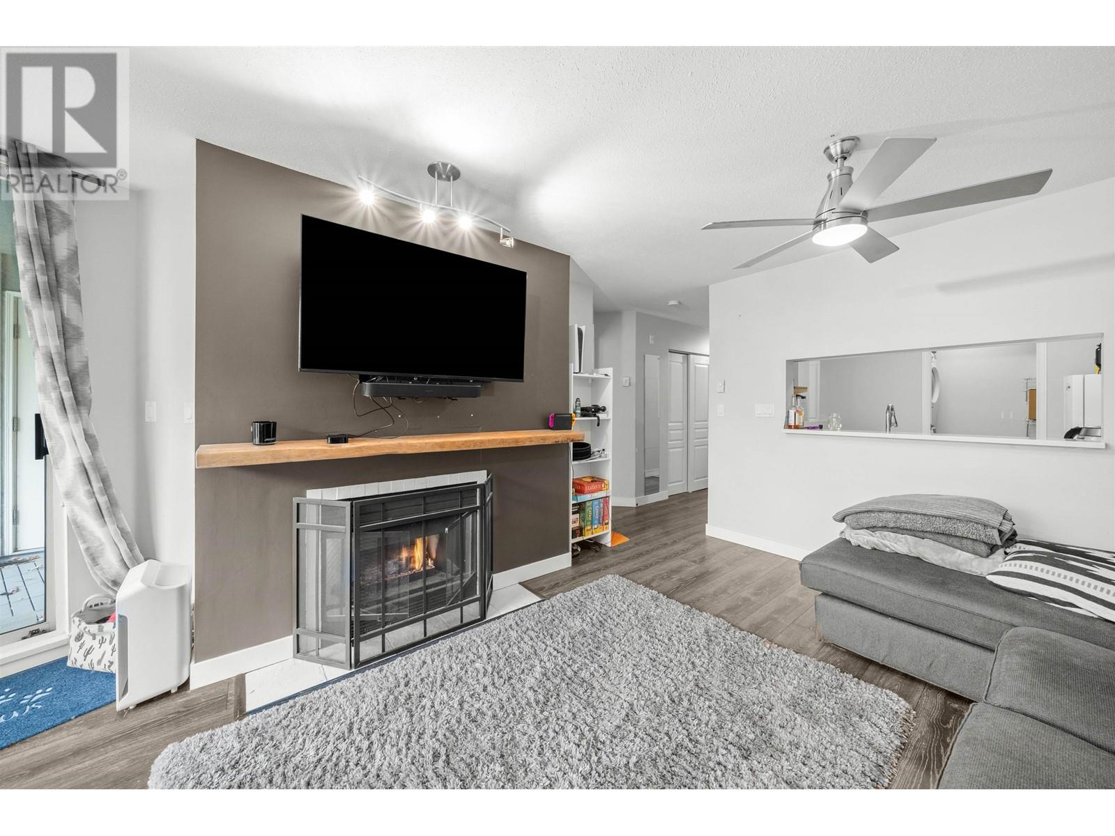 207 8460 Jellicoe Street, Vancouver, British Columbia  V5S 4S8 - Photo 6 - R2979588